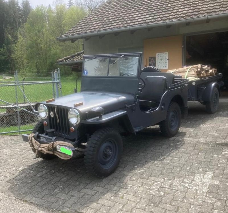 Willys Jeep CJ 2A mit Seilspill und Anhänger