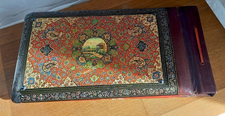Libri: Album Persan, période Quajar, fin XIX siècle – Usato da Ponts-de-Martel venduto da Henri-Louis 3
