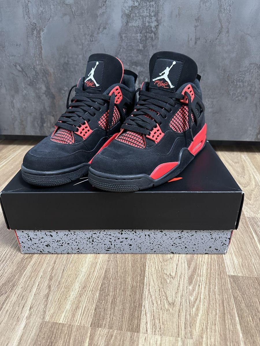 Jordan Herrenschuhe: Jordan 4 Retro Red Thunder (Schwarz/Rot) – Gebraucht aus Zürich von Ale-061106 1