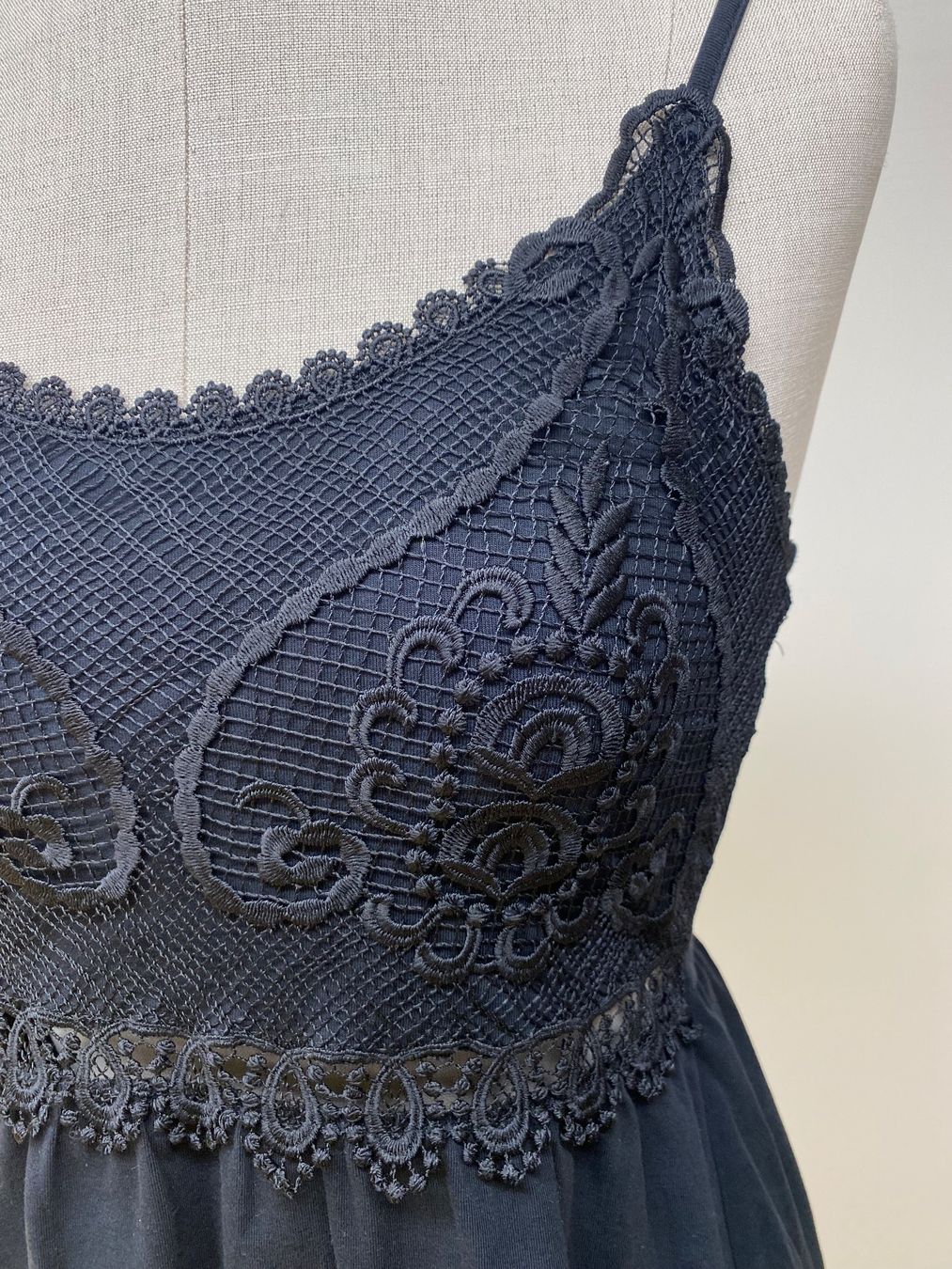 Topshop Vestiti: Schwarzes Jerseykleid mit Spitze am Oberteil, Grösse 38 – Usato da Kilchberg ZH venduto da lin_9p9m 3