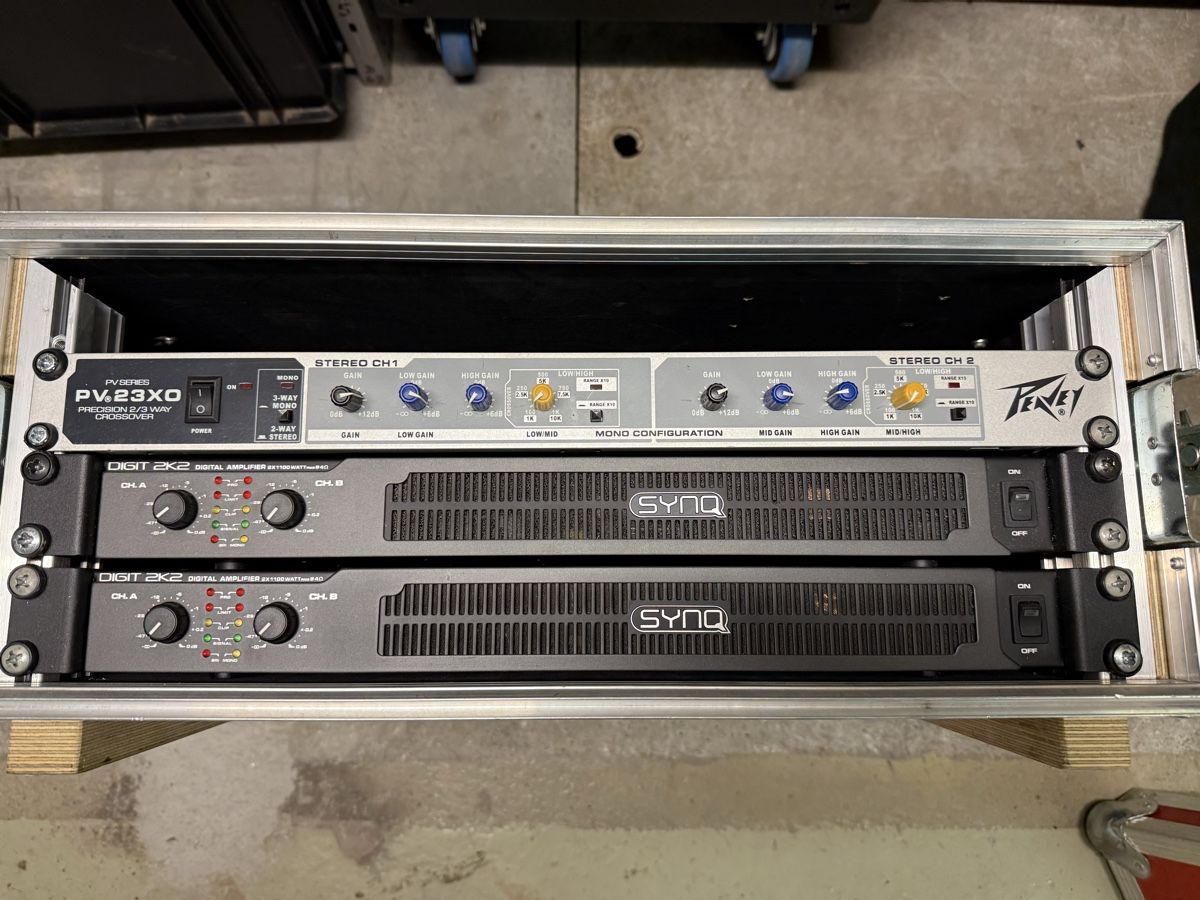 Verstärker: 2x digital Sync Amp, Peavey aktivweiche – Gebraucht aus Zofingen von Freewilli78