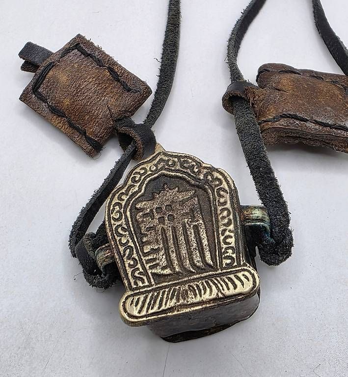 Ciondoli: Kalachakra Amulett Prayer Box Tibet mit Yakleder – Usato da Basel venduto da Shankar