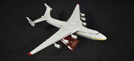 Flugzeugmodell Antonov AN-225 Massstab 1/200