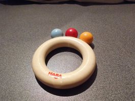 Greifling HABA, Ring mit drei Kugeln