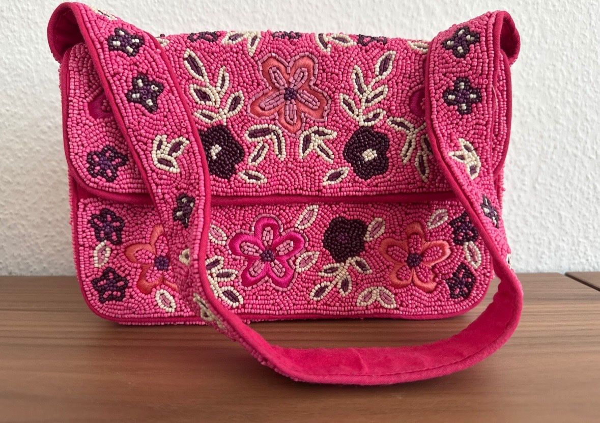 Sacs femmes: Pink beaded shoulder bag – D'occasion à Zürich par AnnaSaskia 1
