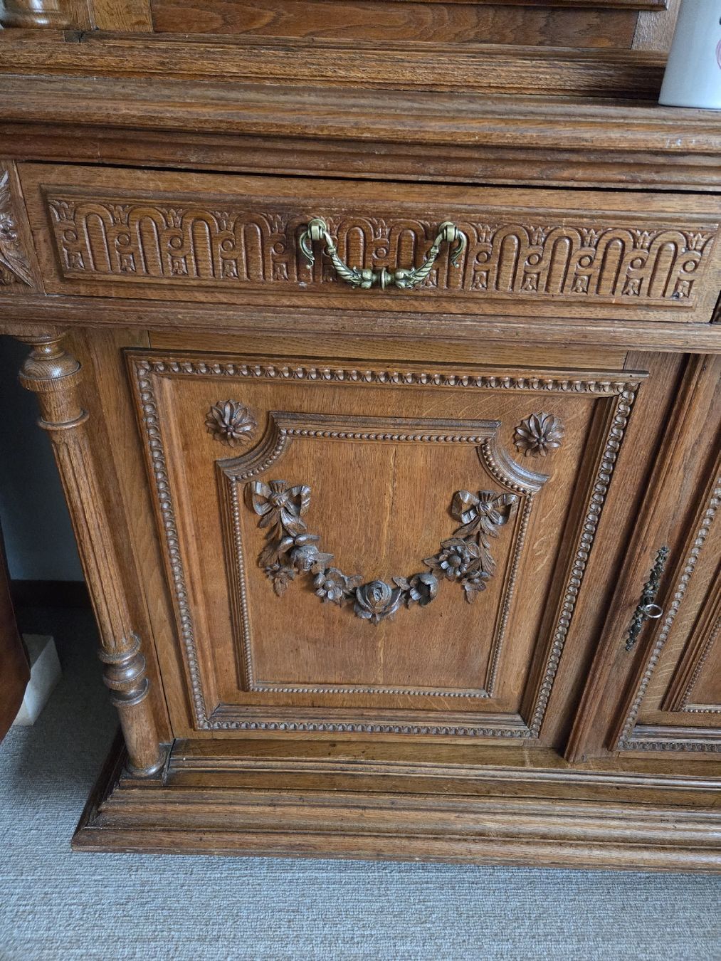 Büffets: meuble en bois sculpté 2 éléments annee 50/60 – Gebraucht aus la Chaux-de-Fonds von Firenze6 7