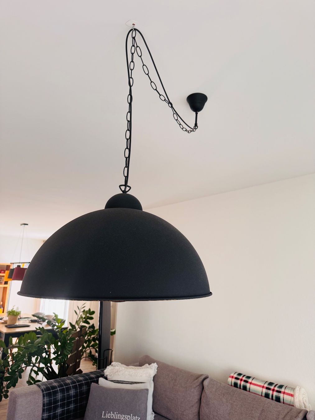 Lampadari & plafoniere: Schwarze Pendelleuchte mit goldener Innenseite – Usato da Weinfelden venduto da Jana_JJ 5