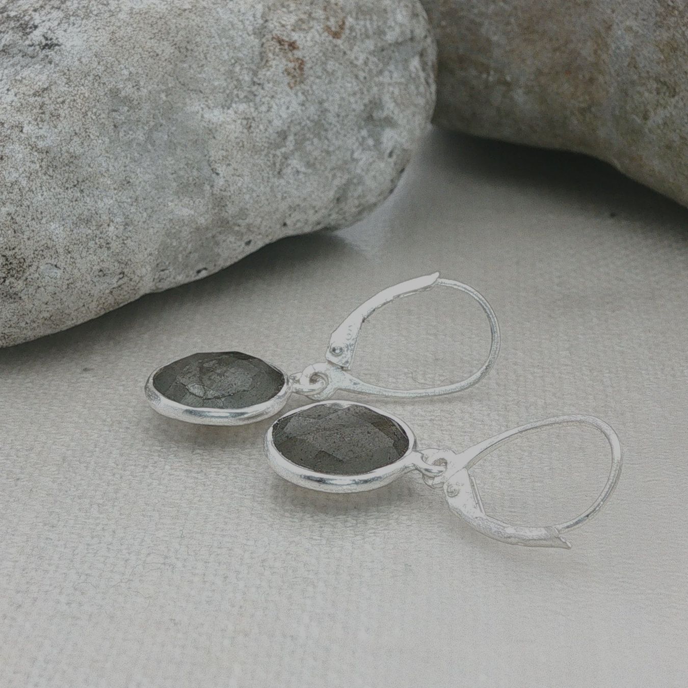 Olga Ribler Orecchini pendenti & Orecchini a lobo: Ohrringe 10 mm Labradorite Sterling  Silber 925 – Nuovo (secondo la descrizione) da Luzern venduto da Schmuckoutlet
