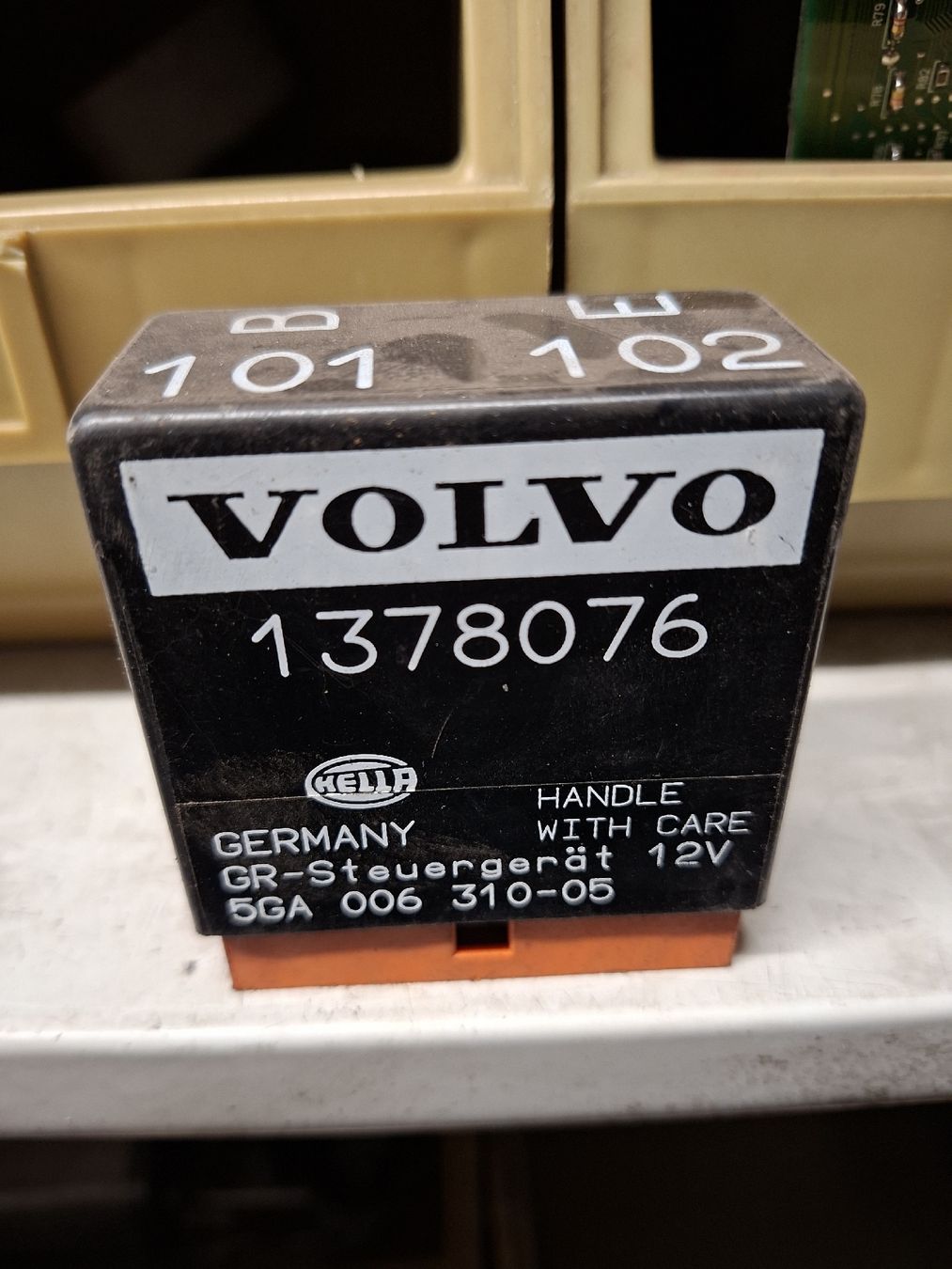 Volvo Tutti pezzi di ricambio auto: Volvo Relais Tempomat – Usato da Ermensee venduto da volvo-Turbo