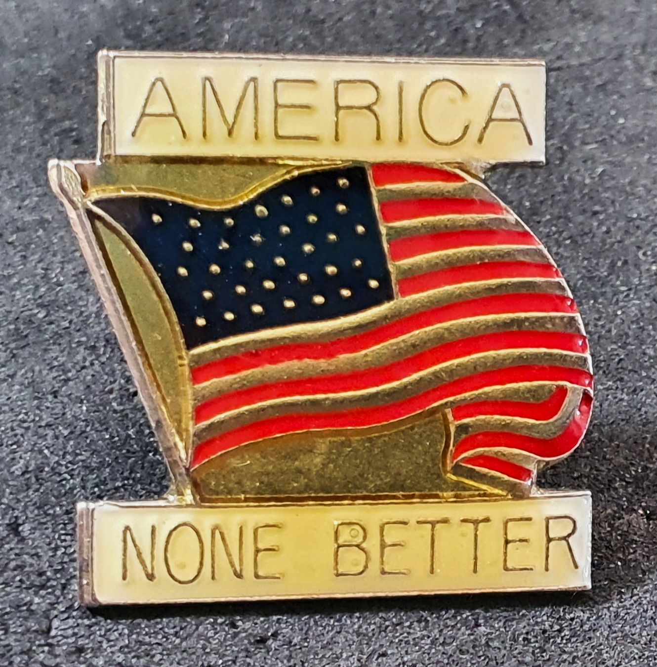 Placchette & Badge: V168 - Pin America None Better – Usato da Reinach BL venduto da Boston-Verkauf