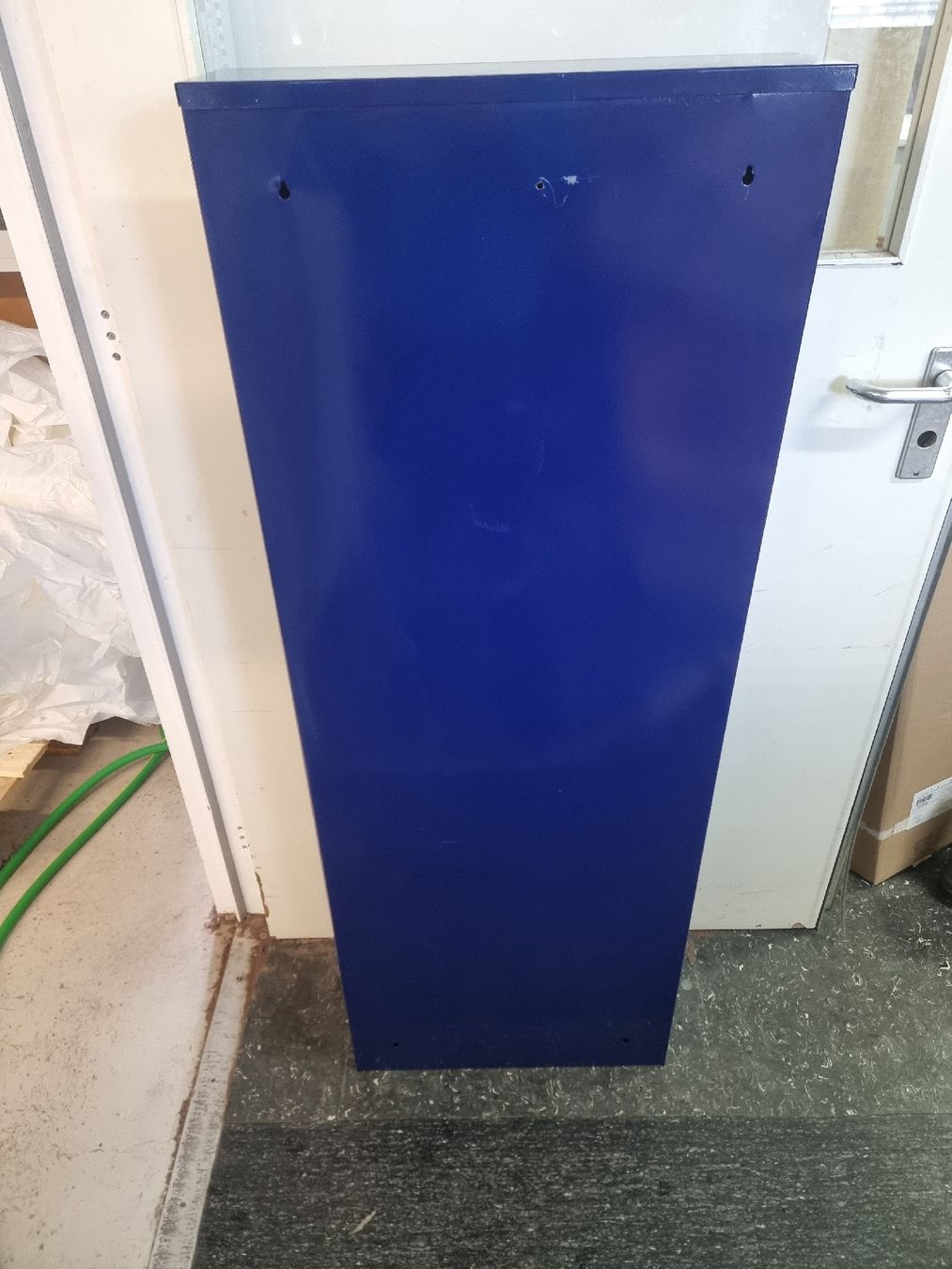 Autoribaltabili: Top Zustand! Blauer Schuhschrank mit vier Fächern. – Usato da Olten venduto da Mezopotamya 3