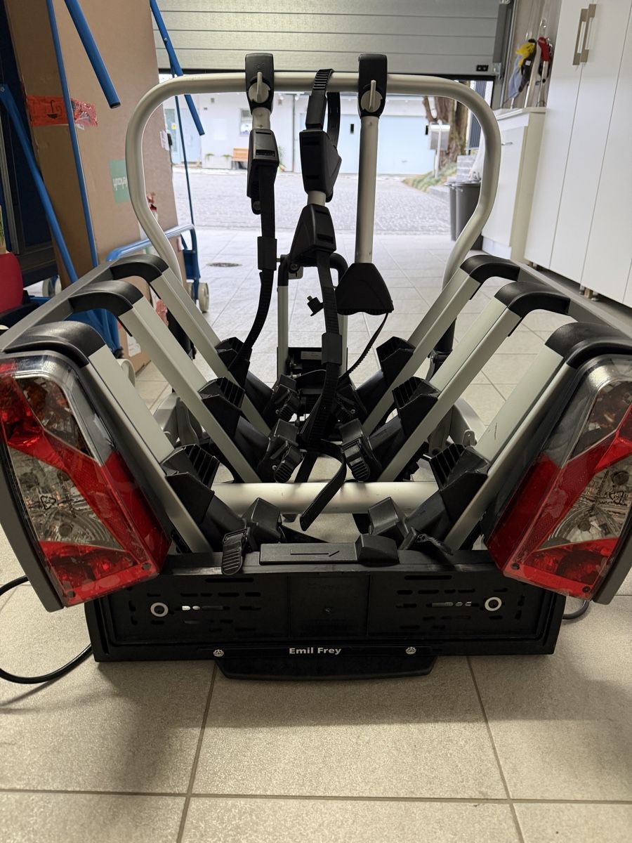 Mercedes-Benz Portapacchi: Mercedes Rear bicycle rack, Folding, 3 bicycle – Usato da Herrliberg venduto da Tubalp 1