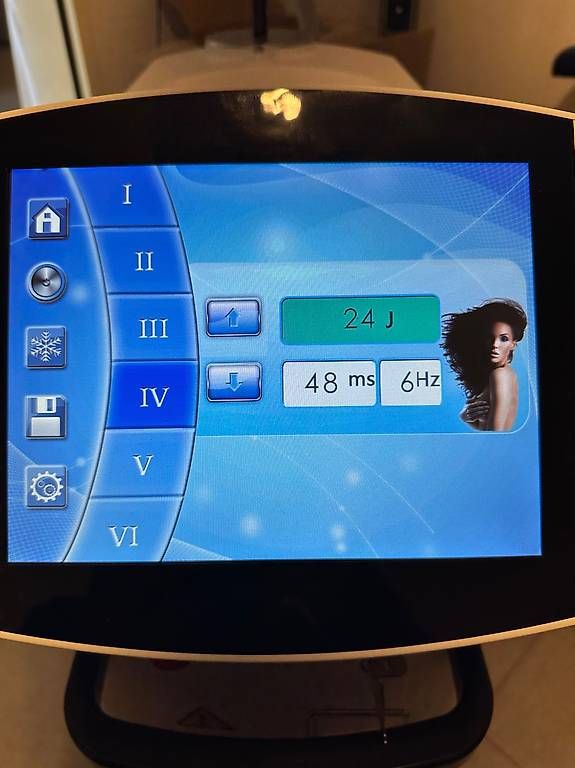 Epilatori: Professioneller Diode Laser / Haarentfernung – Usato da Glattpark(Opfikon) venduto da Darkotattoo 2