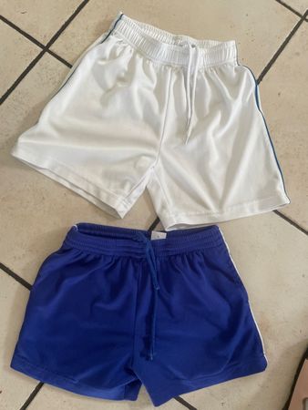 2 kurze Victory Sporthosen Gr. 116, ideal für den Sommer!
