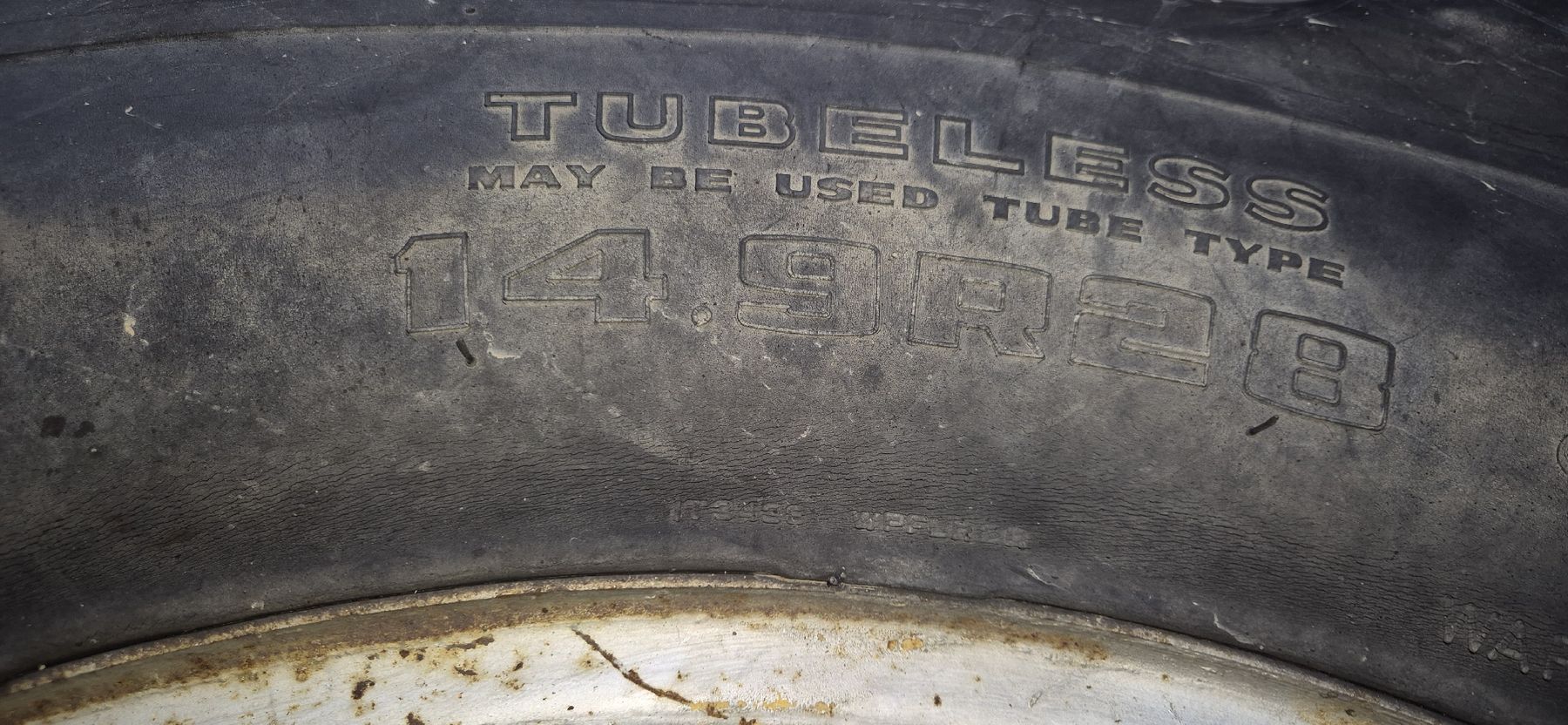Pneus & Roues: Occ.Deutz Räder 14.9R28 – D'occasion à Muhen par Danu65 1