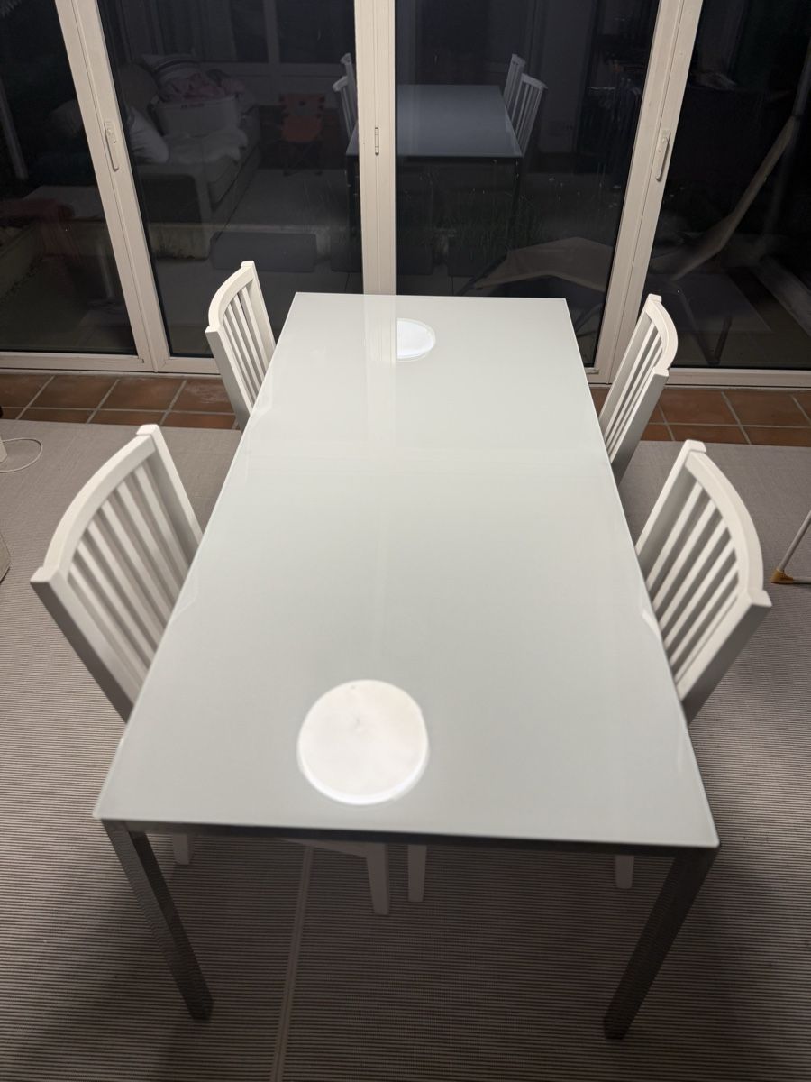 Set di tavolo e panche: Glass Dining Table with 4 Chairs - Great Condition! – Usato da Winkel venduto da liyubupt 3