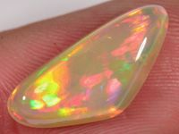 4 Karat - Farbintensiver Äthiopischer Welo Opal