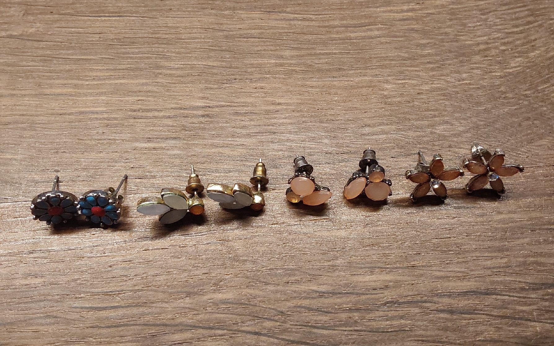 Ohrringe & -stecker: 4 Paar Ohrschmuck – Gebraucht aus Köniz von scopello12