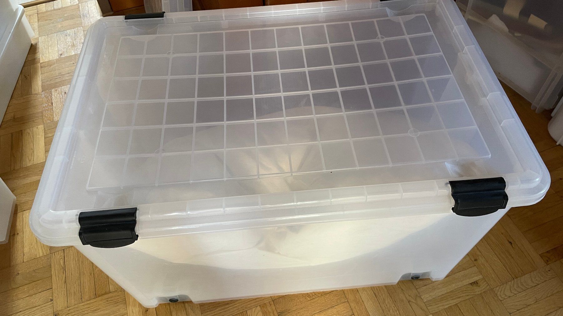 Contenitori & Simili: Grosse, durchsichtige Aufbewahrungsbox mit Deckel u. Roll... – Usato da Glattfelden venduto da cybermaxx