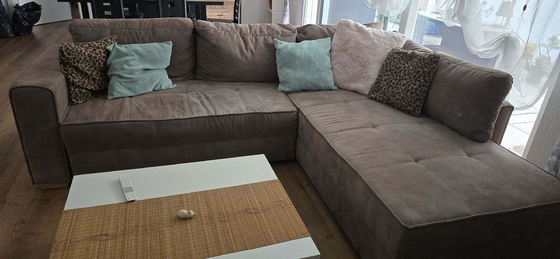 Tische: Wohnzimmer-Einrichtung – Gebraucht aus Dussnang von Minio 8