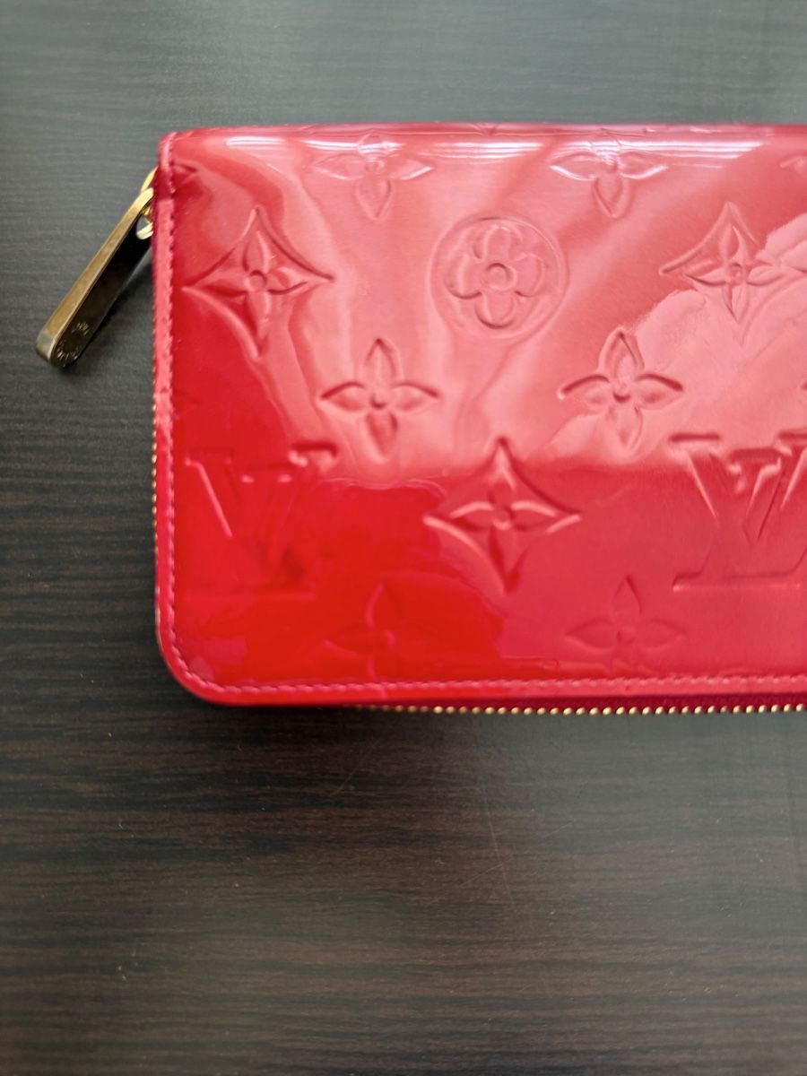 Louis Vuitton Brieftaschen: Louis Vuitton Geldbörse Lackleder rot – Gebraucht aus Othmarsingen von Paucaverba 6