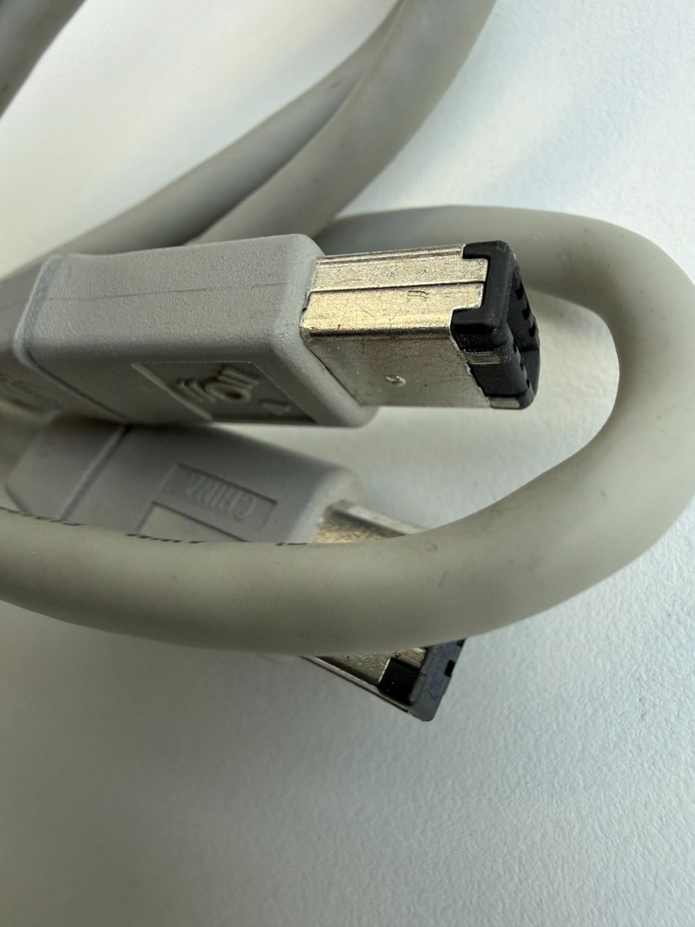 Cavi: Original 2m Firewire 400Mbps Kabel, grau, Fabrikneu – Nuovo (secondo la descrizione) da Unterengstringen venduto da Tnovus 2