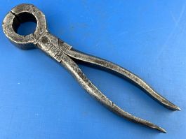 Museale antike Klemmzange um 1700 aus Davos 19 cm