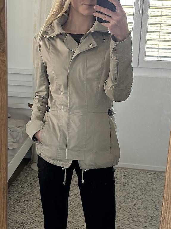 Fay Jacken: Fay Jacke XS S Beige – Gebraucht aus Zürich von car_9sdb 1
