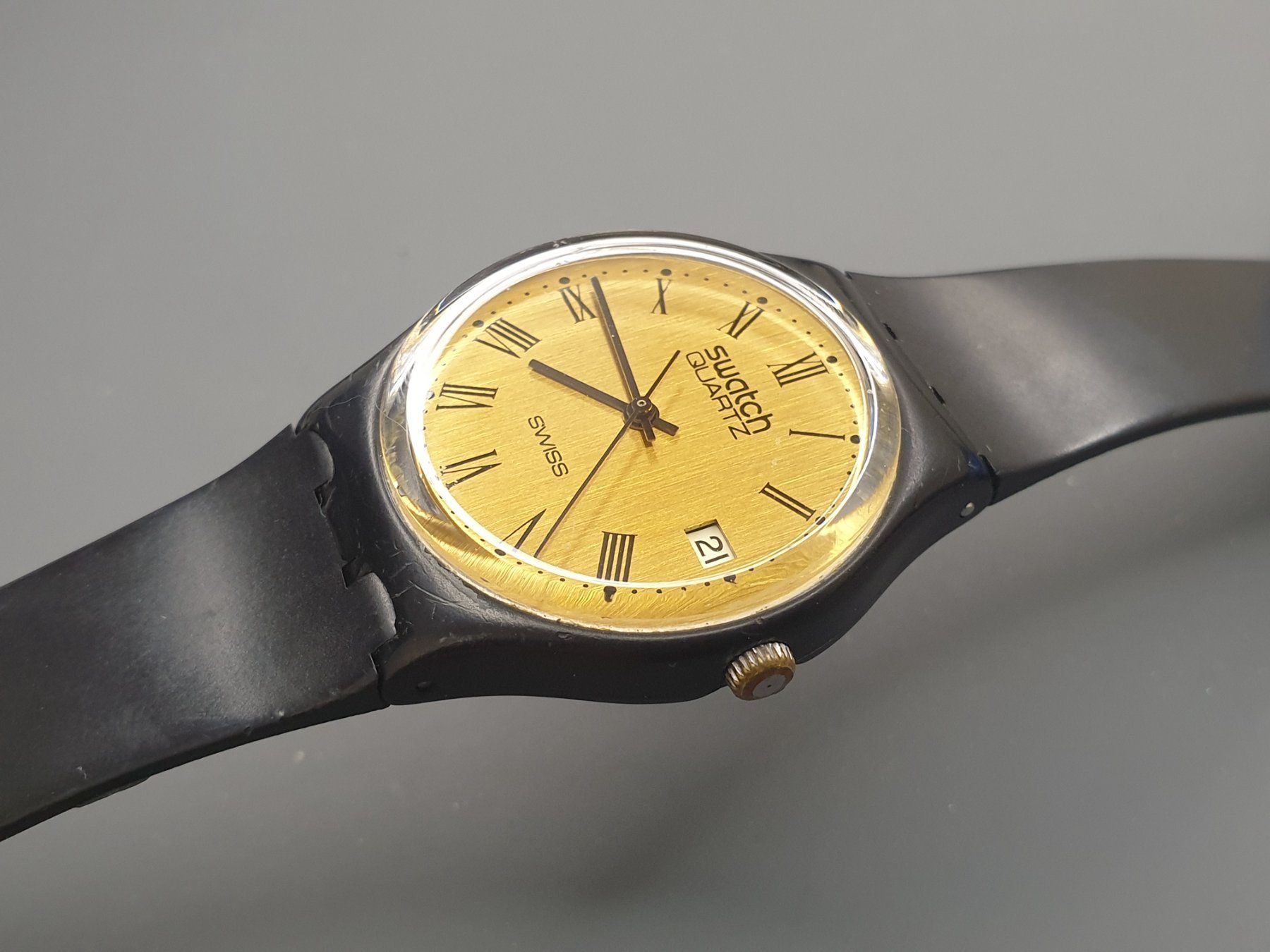 Swatch Orologi: Swatch Vintage 1983  - C83 - Black/Gold – Usato da Le Grand-Saconnex venduto da Nassperso 1