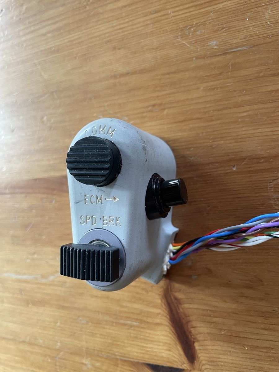Misurare: Throttle Control Unit US Militär - Jet – Nuovo (secondo la descrizione) da Erlen venduto da Mirageiii 5