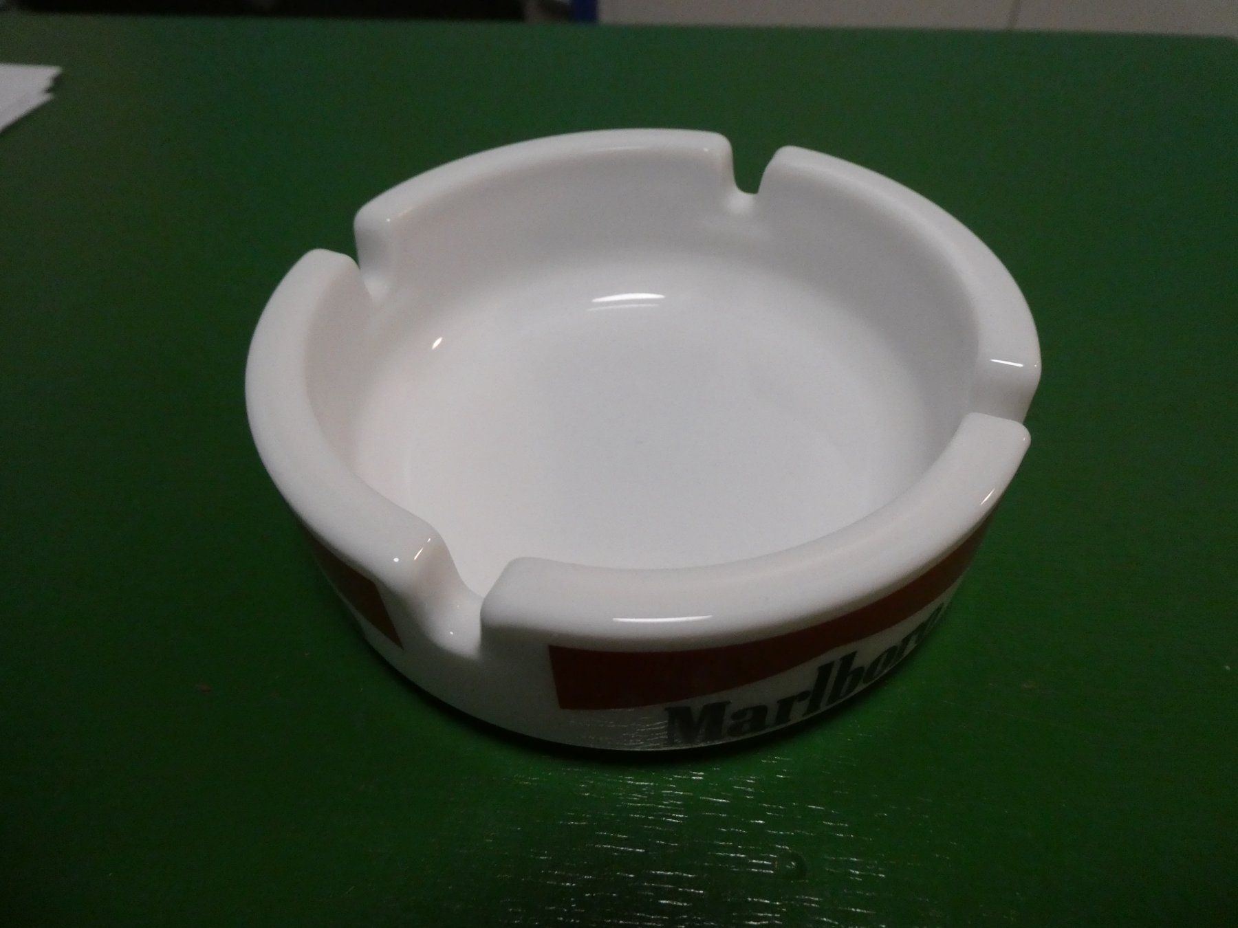 Marlboro Portacenere: Aschenbecher Marlboro – Usato da Tann venduto da Charly65 2