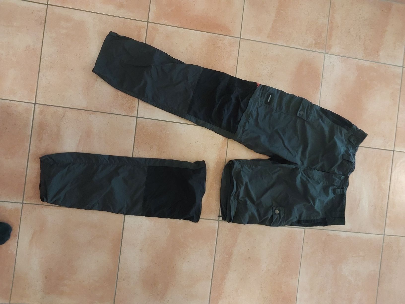 Decathlon Pantalons: Zip-Off Wanderhose Forclaz – Neuf (Voir description) à Schachen LU par sim_ptm9