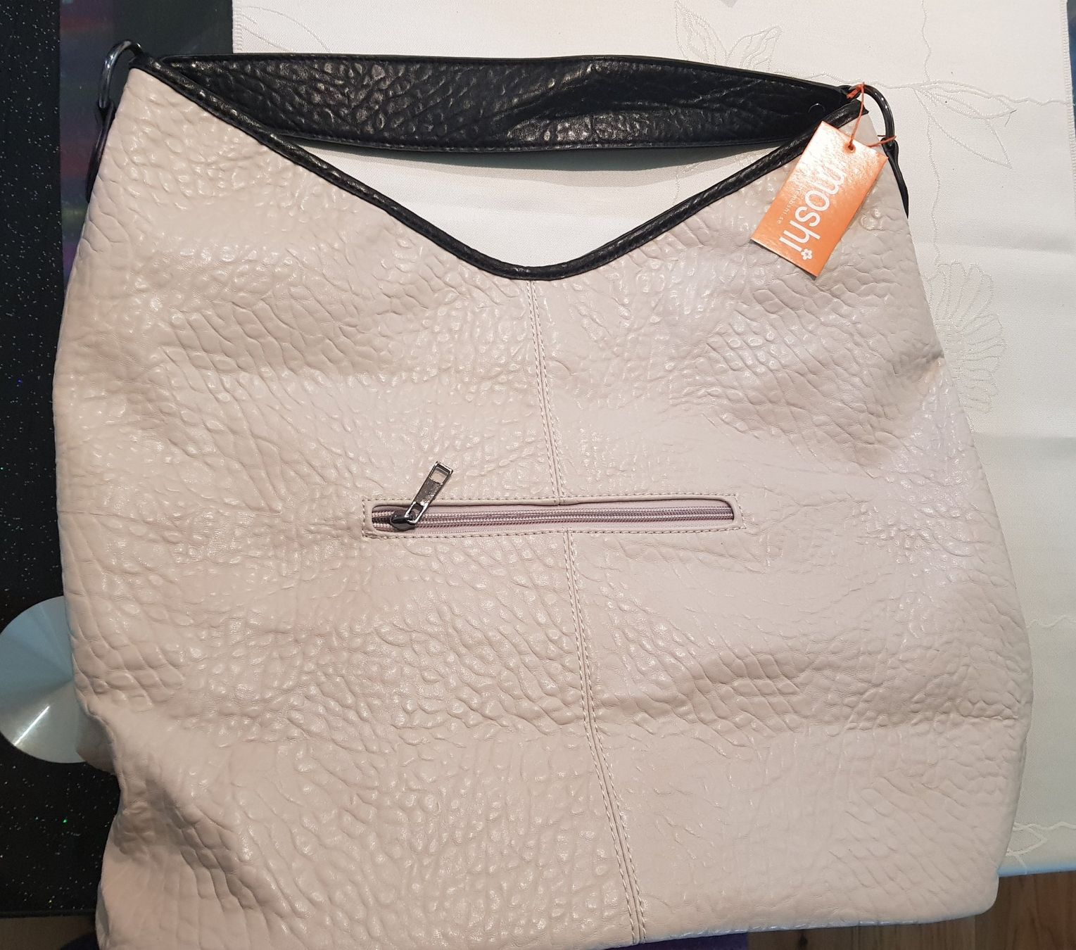Borse da donna: Schöne Moshi Tasche Neu! – Nuovo e nell'imballaggio originale da Lupfig venduto da Angel17 1