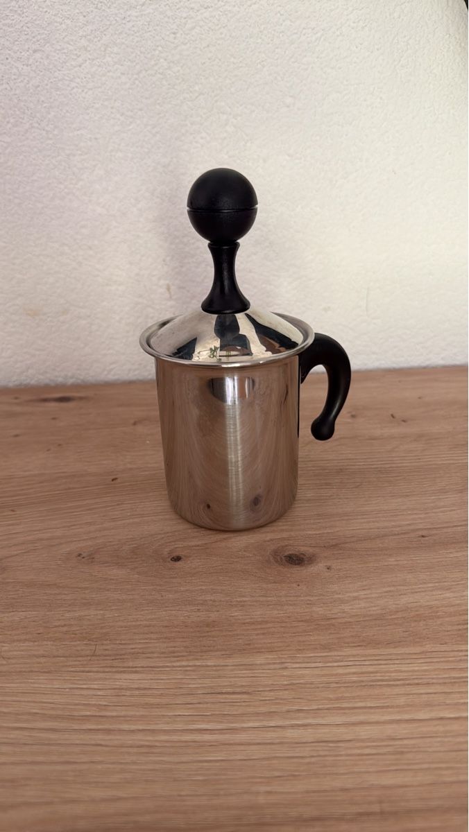 Elettrodomestici da cucina: Manueller Milchschäumer aus Edelstahl – Usato da Oftringen venduto da sar_5sgb