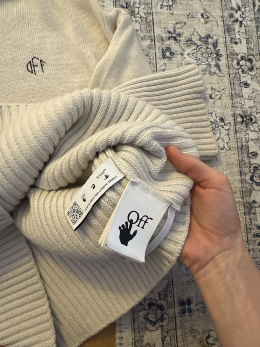 Maglioni & Felpe: Off-White Rollkragenpullover, Beige, Top Zustand – Usato da Staad SG venduto da ha.al 2