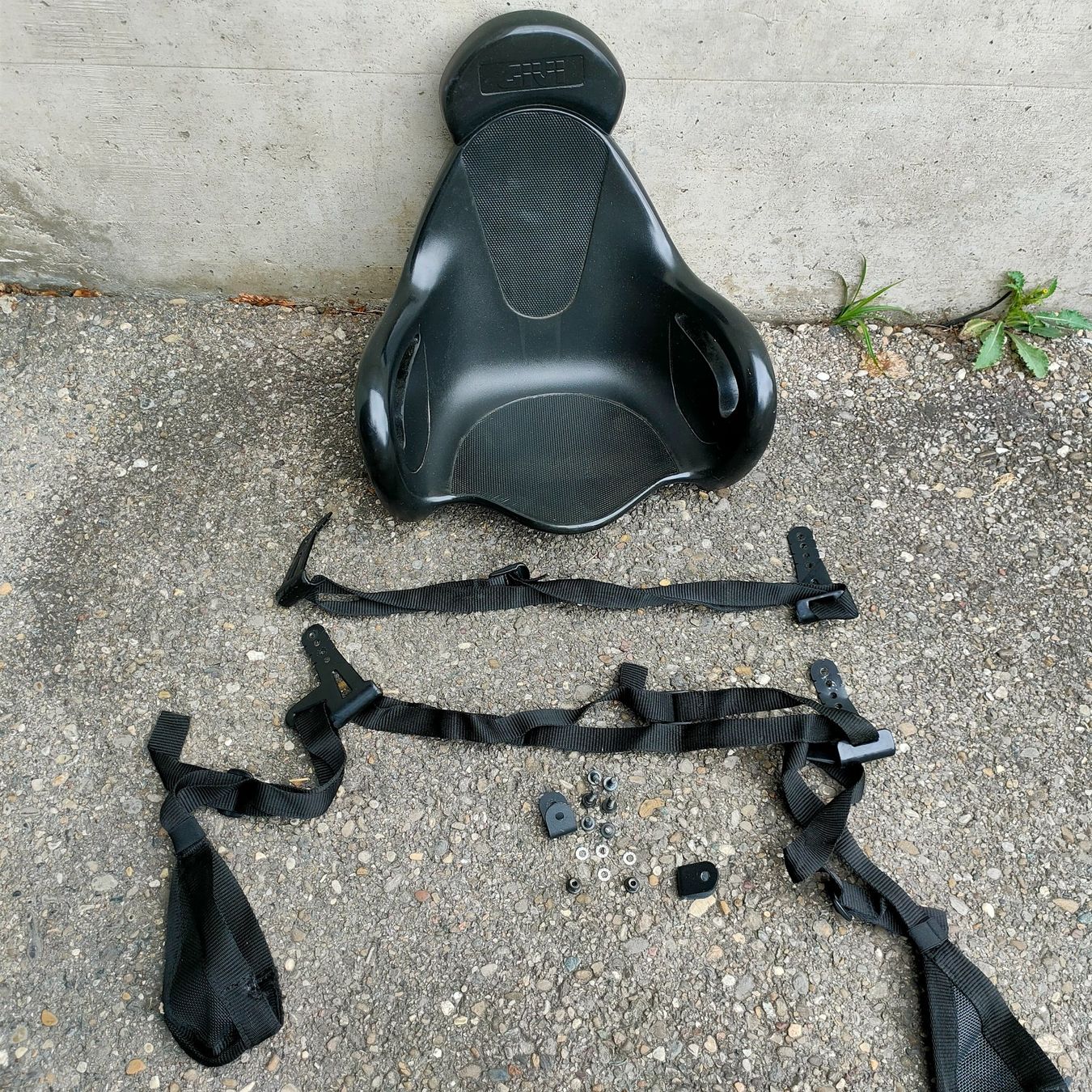 Givi Auto-Kindersitze: Kindersitz GIVI universal S650 Roller/Motorrad Kindersitz – Gebraucht aus Ennetaach von Sigrist