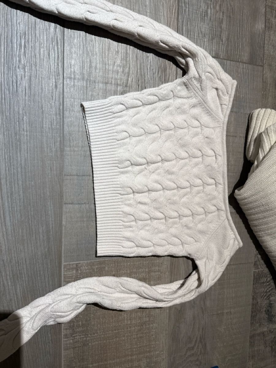 Zara Lots de vêtements: 2 pull-over  – D'occasion à Tramelan par mar_xrj7 2