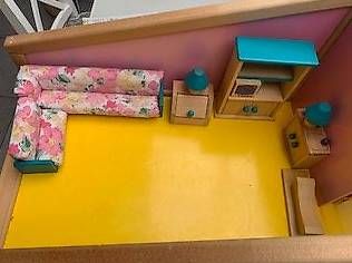 Puppenhäuser & -möbel: Puppenhaus – Gebraucht aus Lausen von han_bvd9 1