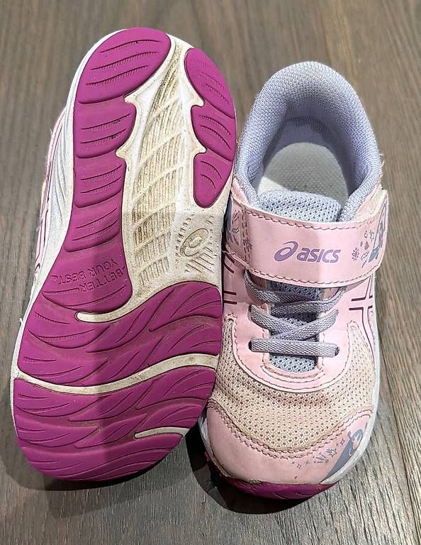 Asics Scarpe per ragazzi: Turnschuhe Gr. 26 – Usato da Döttingen venduto da pelisa 1