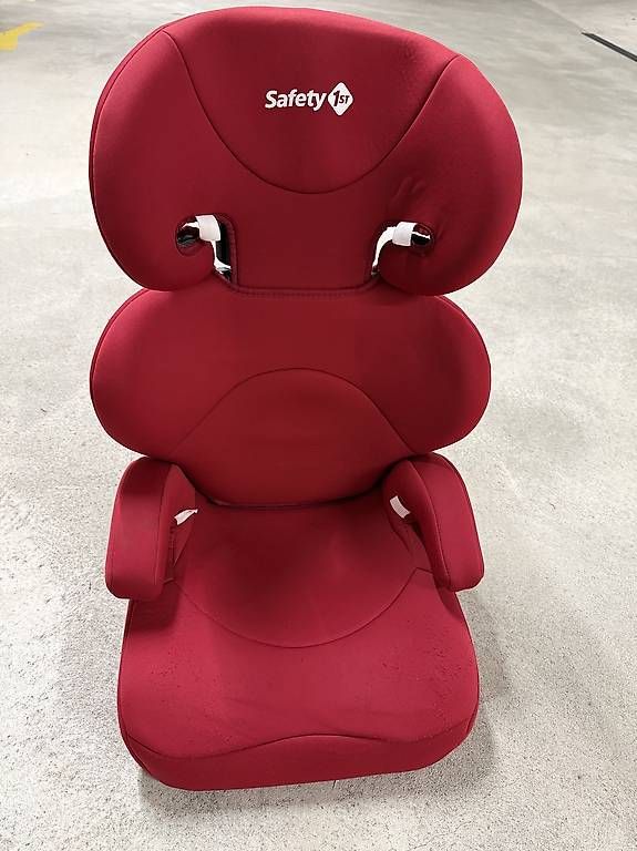 Sièges auto: Kinderautositz – D'occasion à Kleinandelfingen par DesignOne
