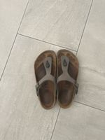 Birkenstock Zehentrenner Gizeh braun getragener Zustand