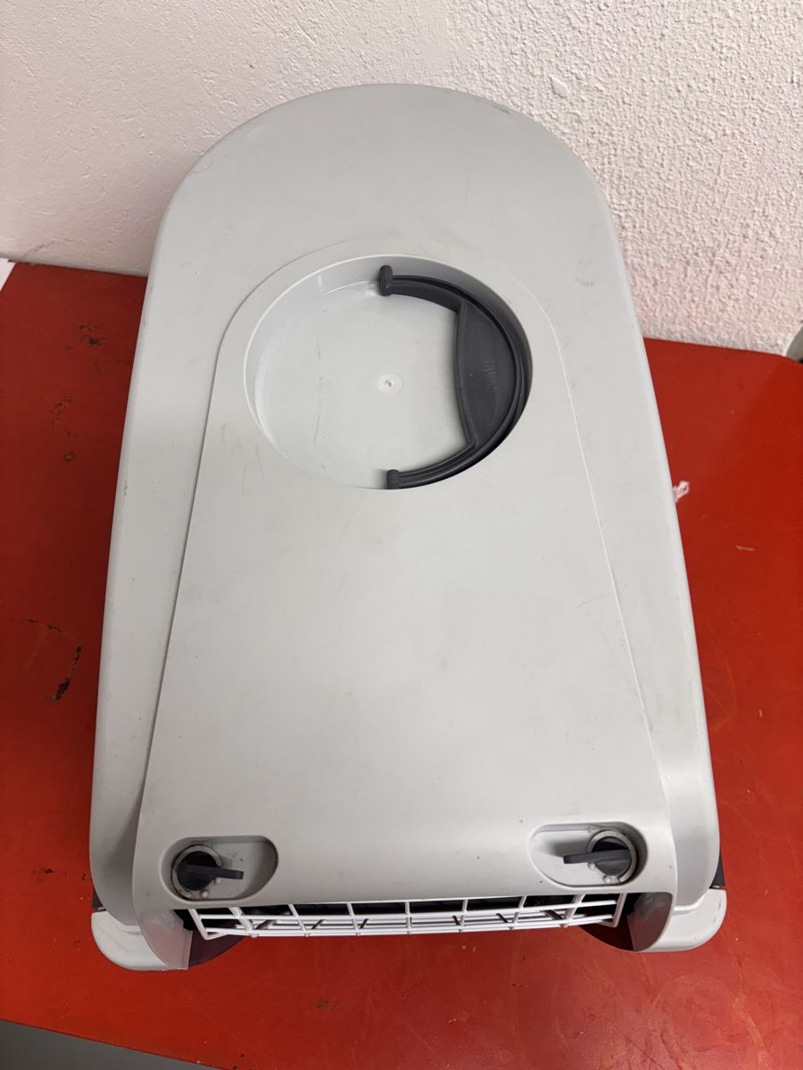 Gabbie, trasporto & Sicurezza: Transportbox Katze mit Kissen – Usato da Basel venduto da Jillcaarmen 1