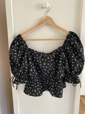 Blusentop Crop Top Puffärmel Blumenmuster Gr. 38 schwarz