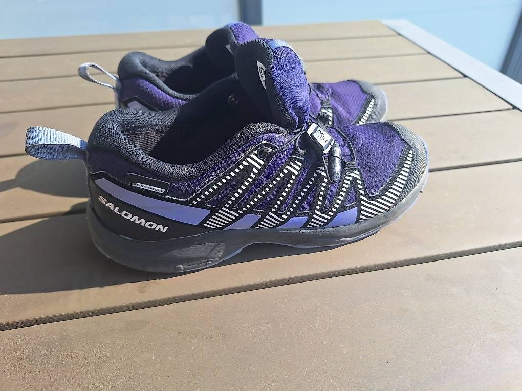 Chaussures femmes: Trekkingschuhe Grösse 37 – D'occasion à Etziken par v.z 2