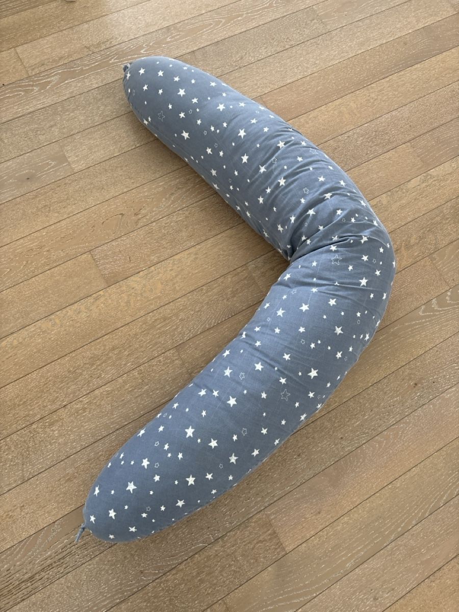 Cuscini: Comfortable Pregnancy Pillow with Star Pattern - Great Condi – Usato da Zürich venduto da muz_5h6k