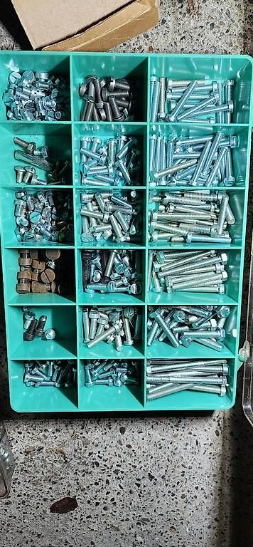 Tutti gli attrezzi: Schrauben aller Art – Nuovo e nell'imballaggio originale da Fehraltorf venduto da Werkstatt85 1
