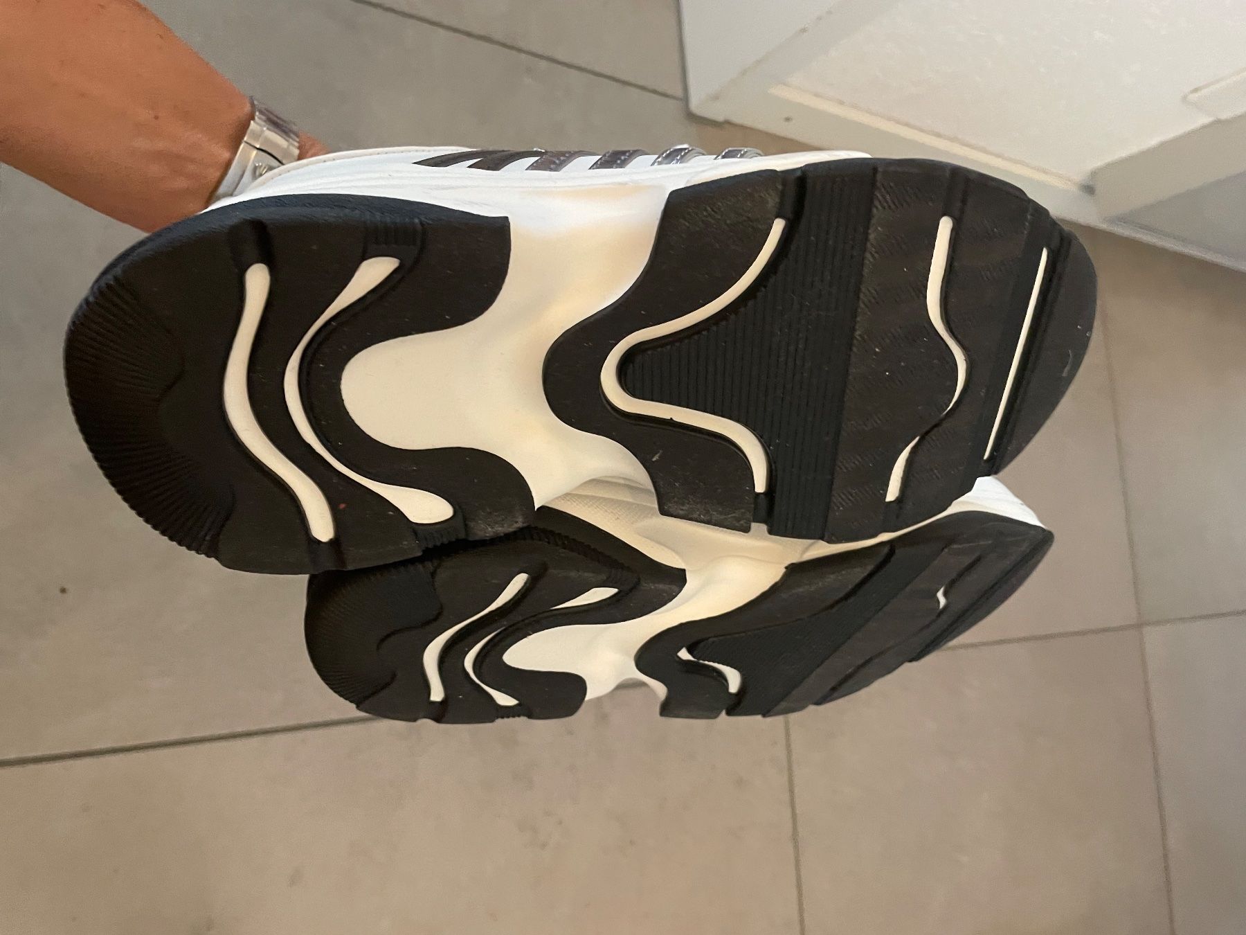 Dsquared2 Scarpe da donna: Dsquared Sneakers – Nuovo (secondo la descrizione) da Zunzgen venduto da mel_y6w2 3