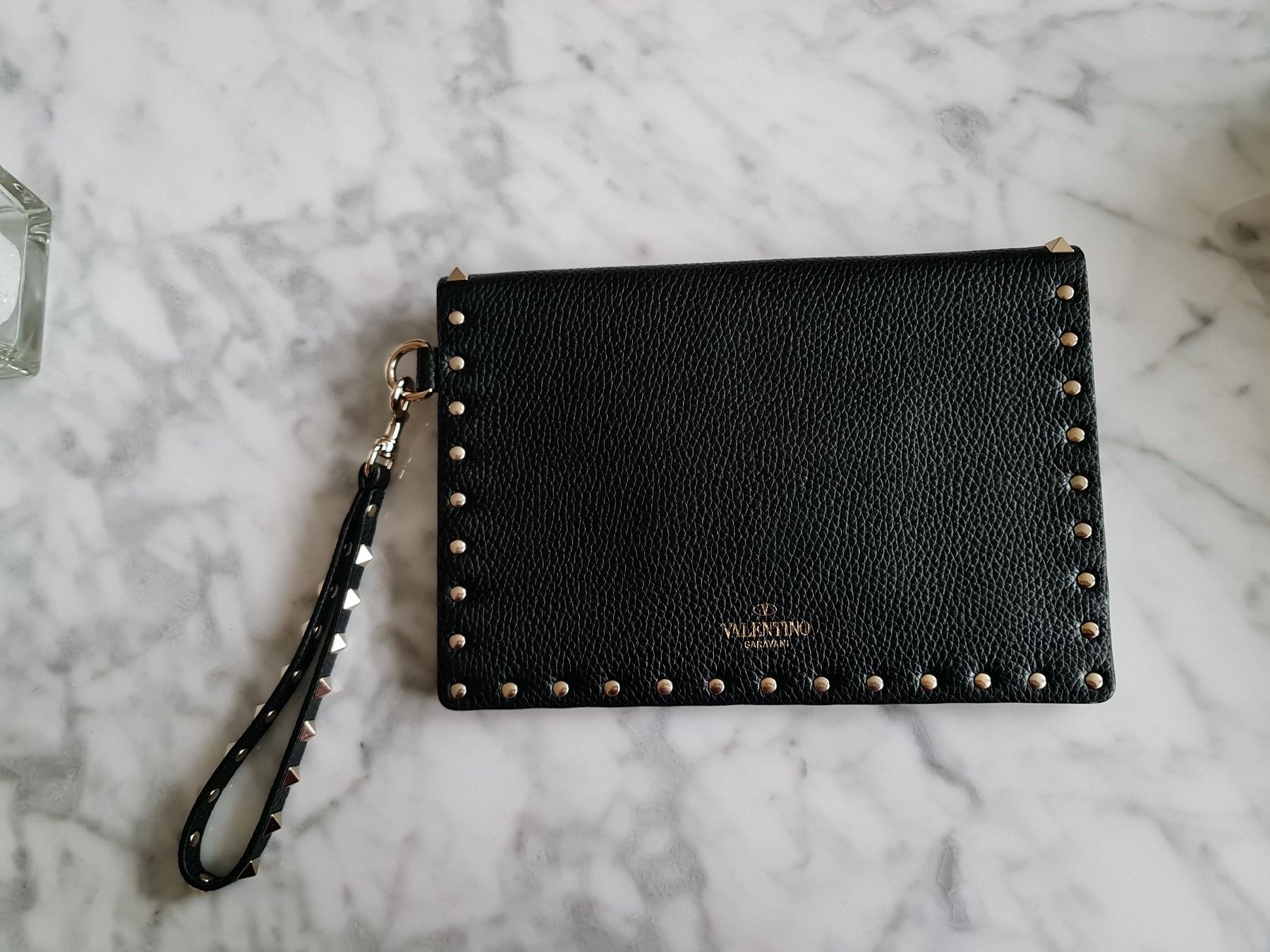 Valentino Taschen für Damen: Valentino Garavani  Clutch Medium Leather Black – Neu und originalverpackt aus Wetzikon ZH von sane1972 1