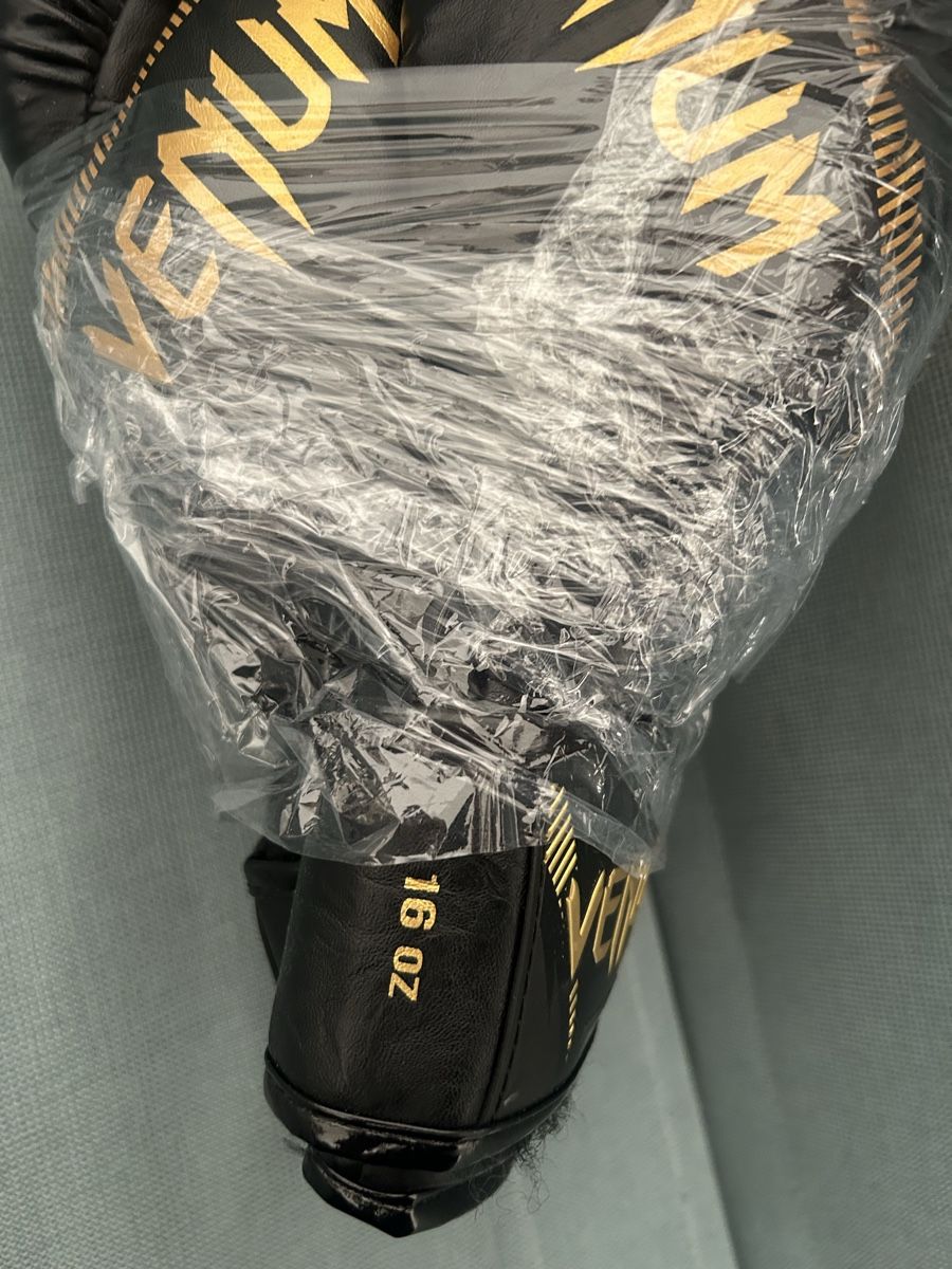 Venum Guanti & manicotti: Venum boxing gloves – Nuovo (secondo la descrizione) da Lausanne venduto da jan_w7k6 2