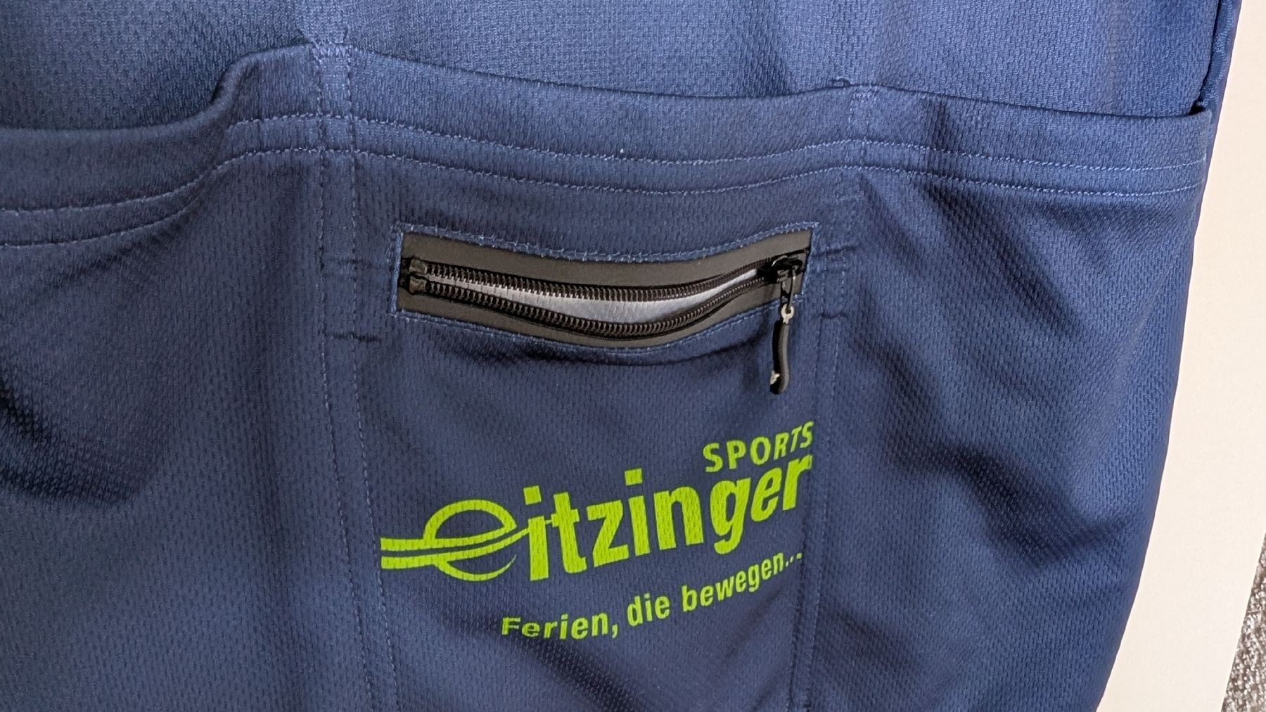 Canottiere & Pantaloni: Velotrikot – Usato da Liebefeld venduto da Pacem 4